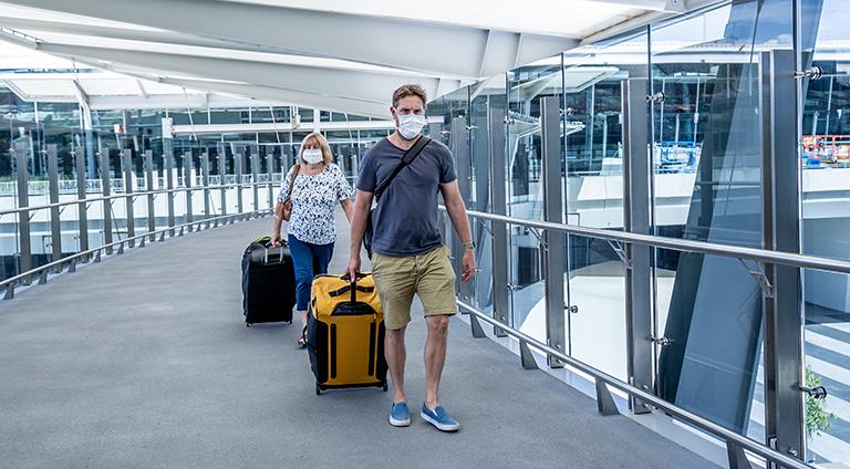 passengers with masks