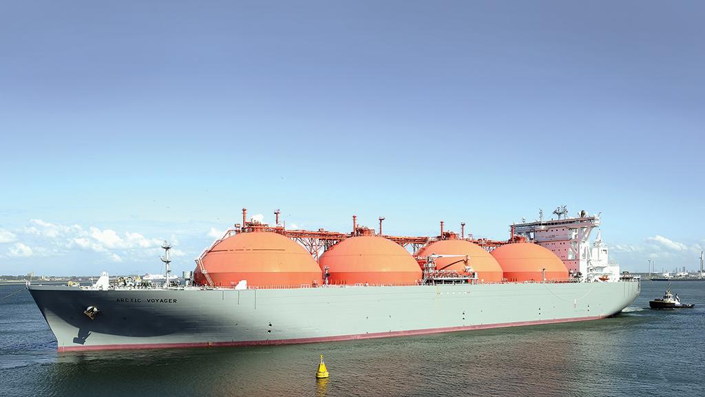 liquid natural gas-powered ship
