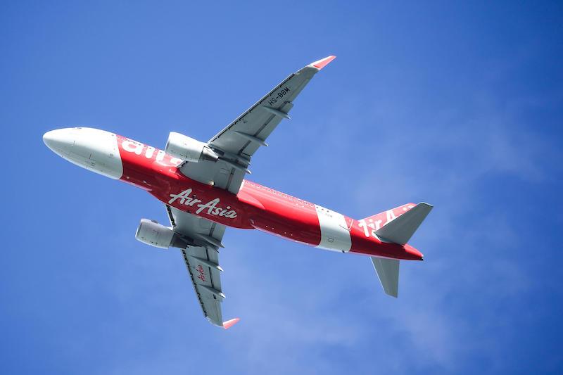 air asia jet flying