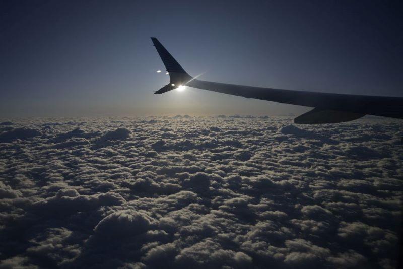 737 MAx in clouds