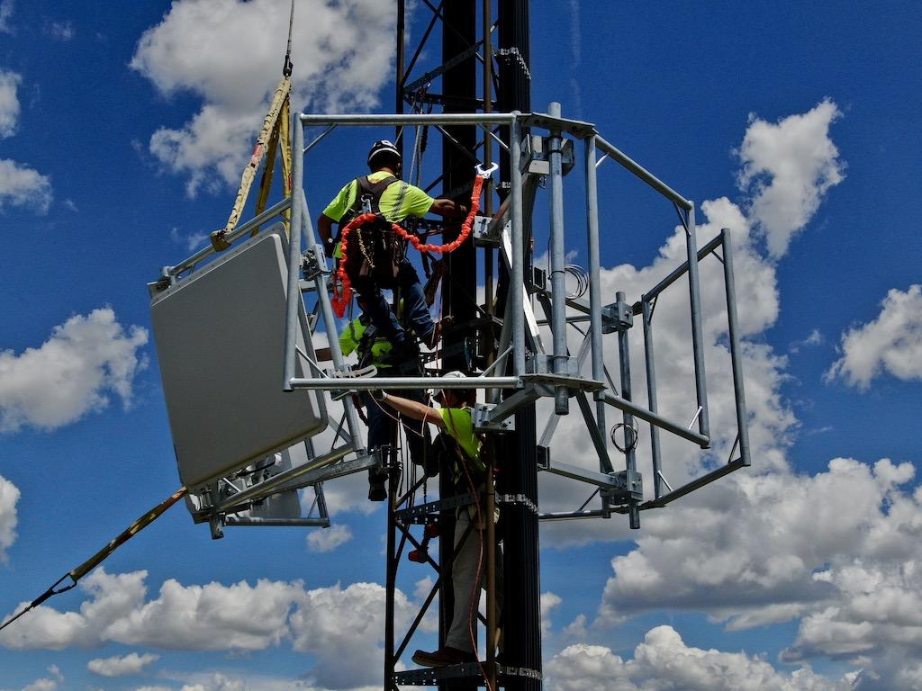 Gogo 5G cell tower installation