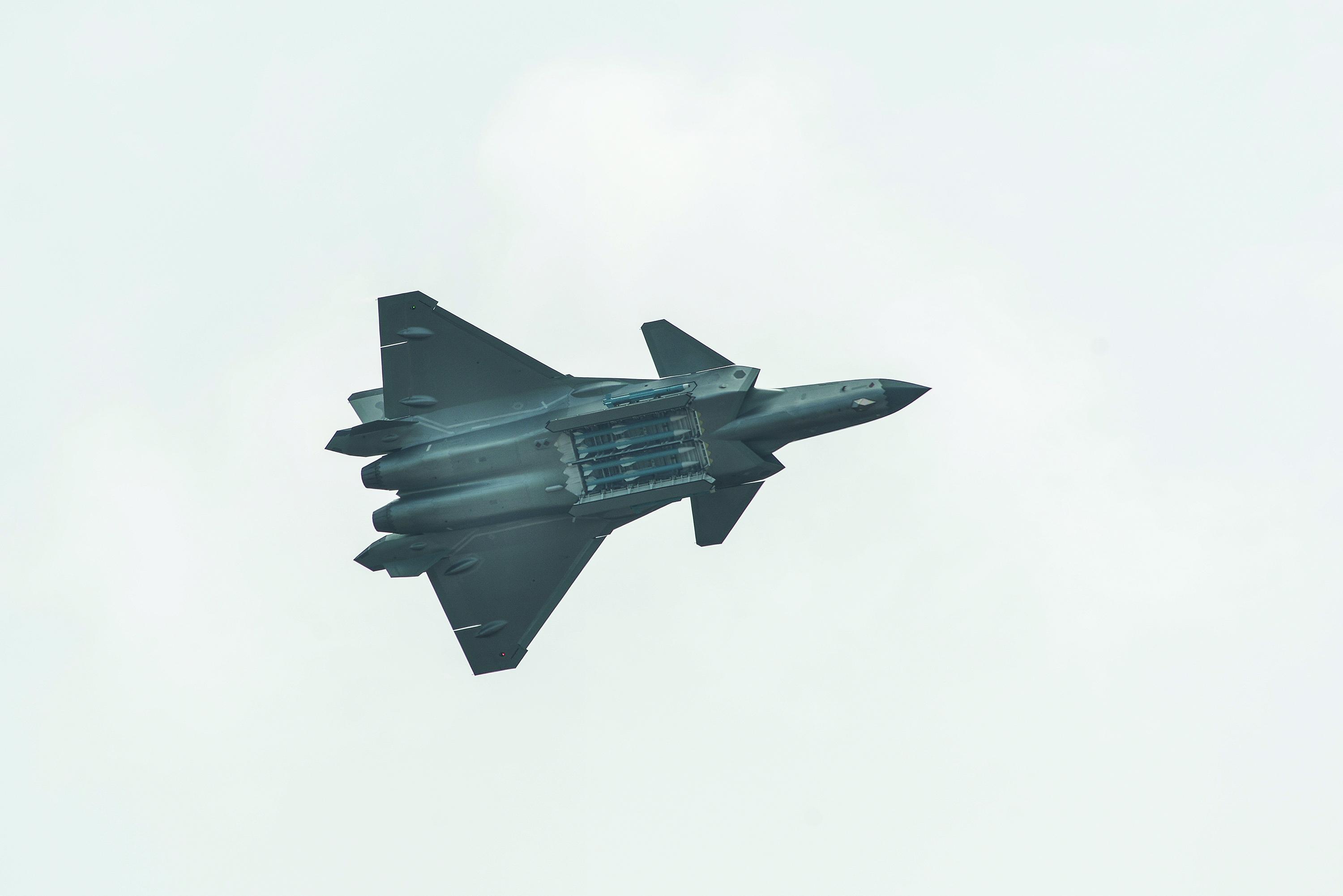  J-20 with four PL-15 missiles