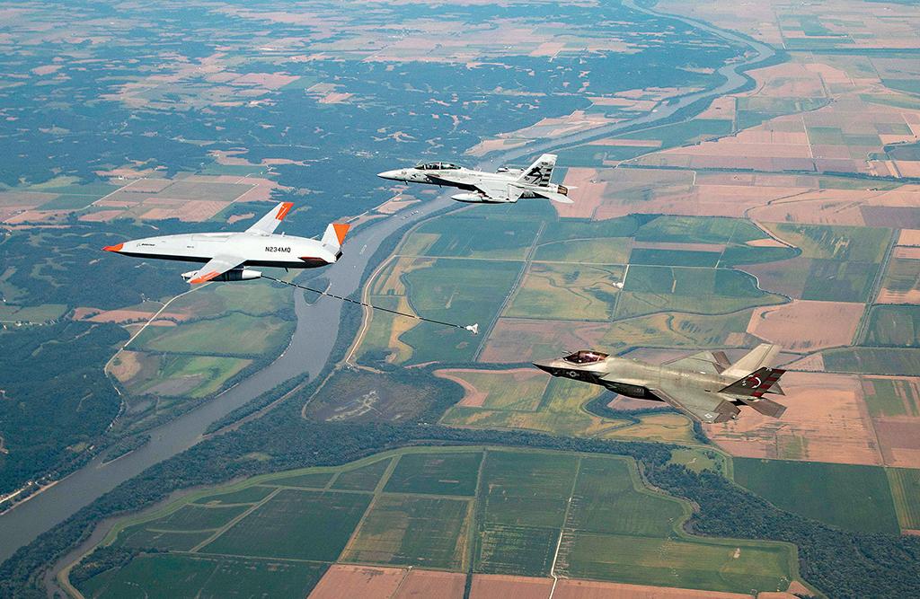 F/A-18, F-35 and E-2D in flight tests
