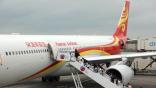 passengers boarding Hainan airlines 787
